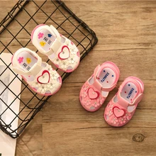 Новая мода детские сандалии для девочек; сезон лето детские туфли с цветочным принтом; детская обувь для девочек сандалии мягкая подошва SD19