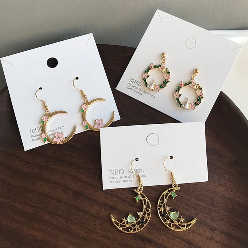 

2019 New Fashion Simple Enamel Moon Wreath Flower Dangle Earrings Sweet Alice Roaming Drop Earring Ear Hook for Women Jewelry
