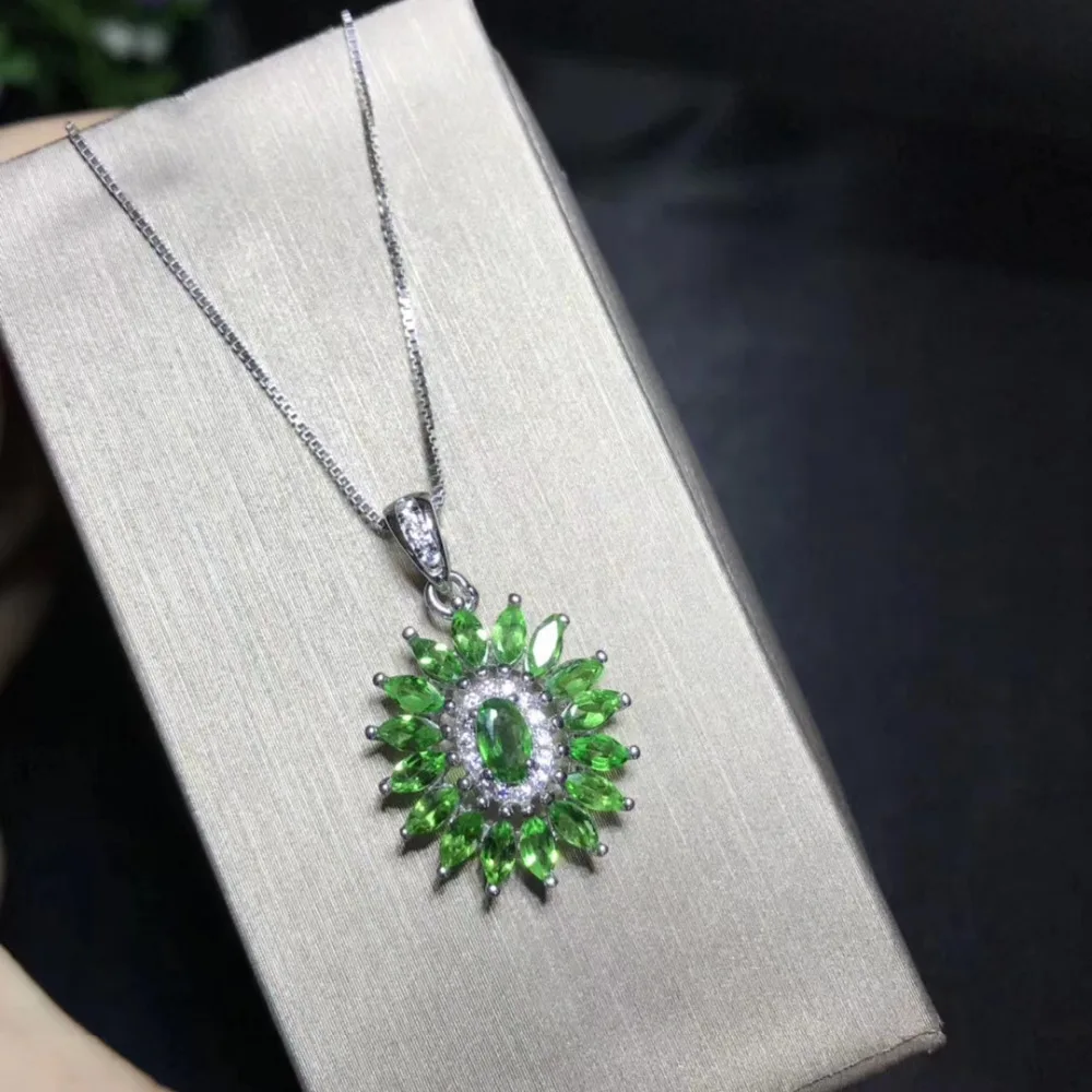 Naturel vert Tsavorite pendentif naturel vert grenat pendentif collier 925 en argent sterling éléga