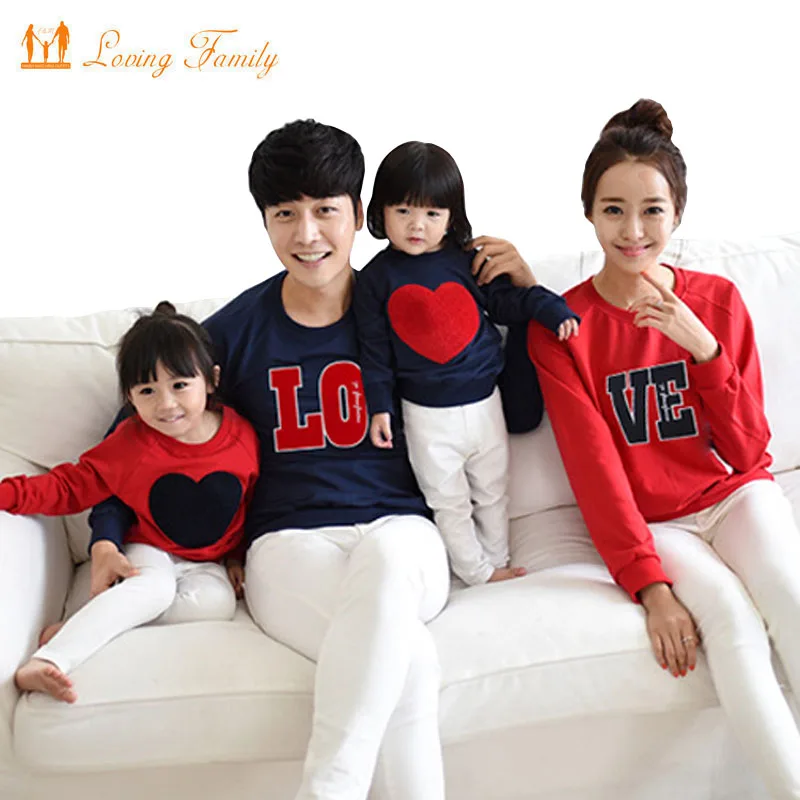 

Family Matching Outfits 2019 Family Clothing Mom Dad Baby Love Long-Sleeve Cotton T shirts mother daughter Family Clothes sets