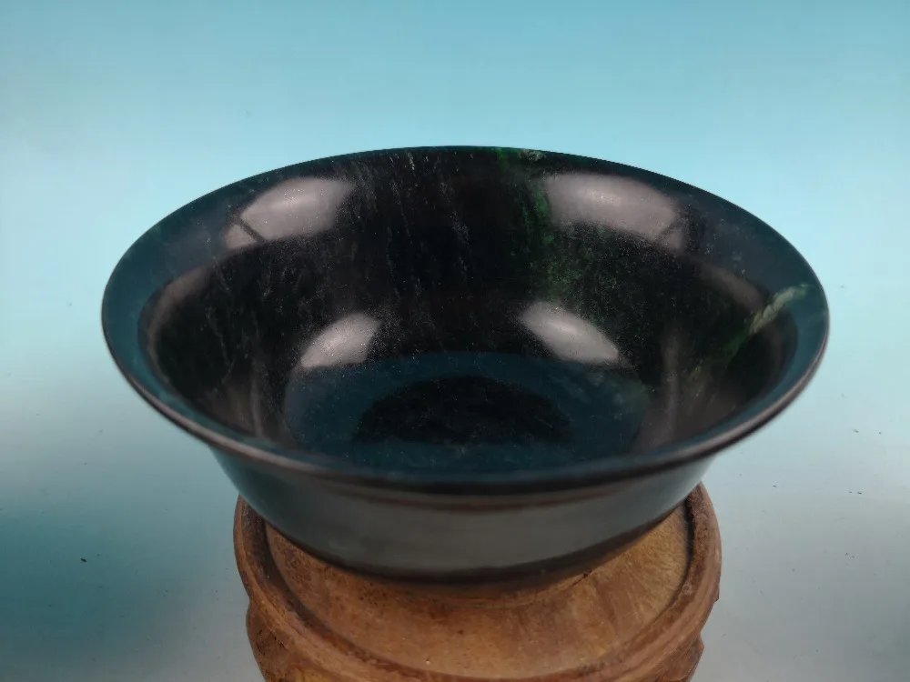 

Natural jade bowl with deep green jades ware bowl