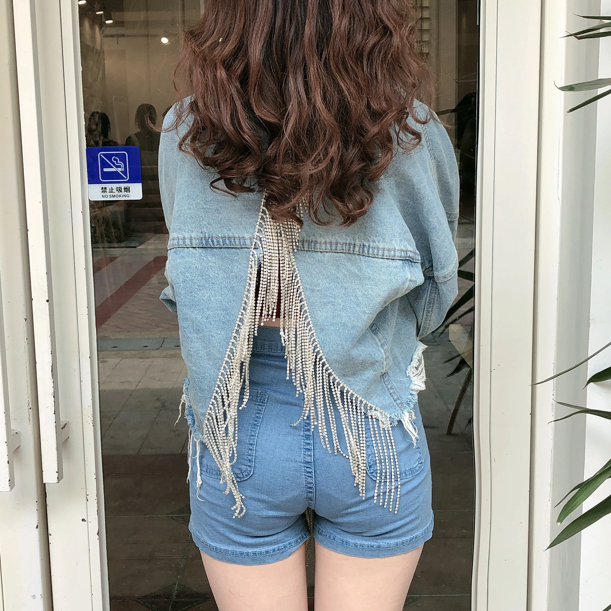

Rhinestone Shiny Tassel Chain After Splitting Openwork Old Blue Irregular Loose Short Denim Jacket