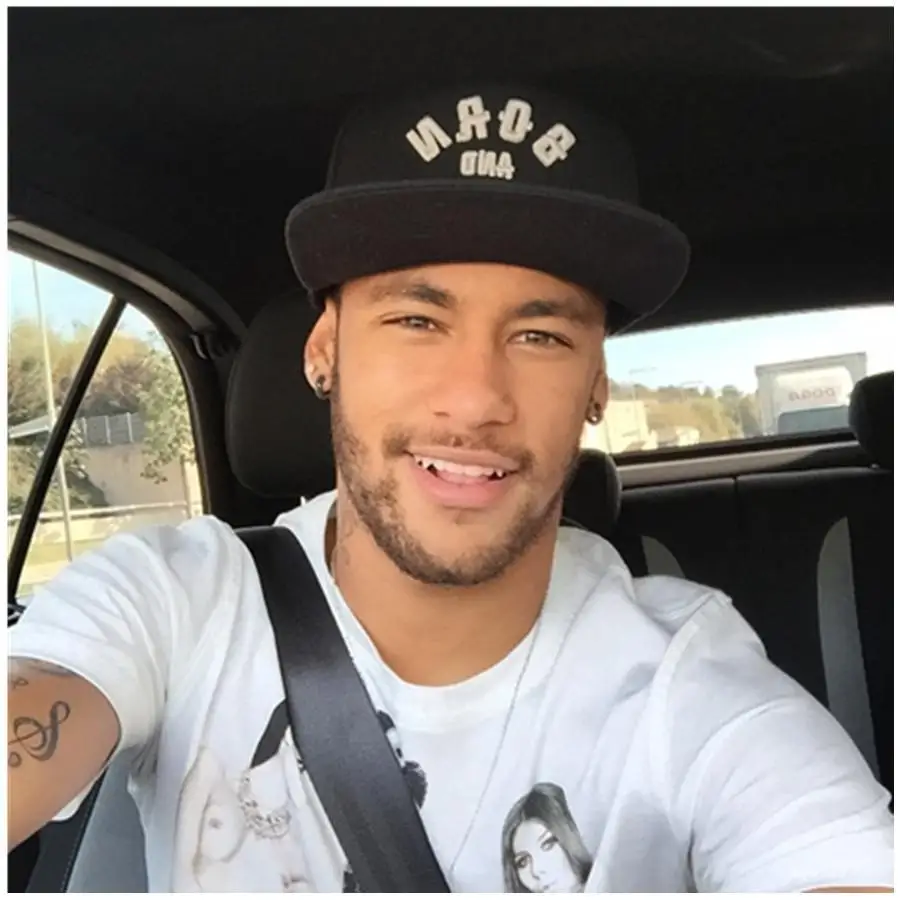 Neymar Jr РІ РєРµРїРєРµ