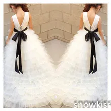 Белый/слоновая кость Длинные Кружева с открытой спиной цветок платья для девочек для свадьбы красивая Многоуровневое юной подружки невесты бальные платья с длинным шлейфом