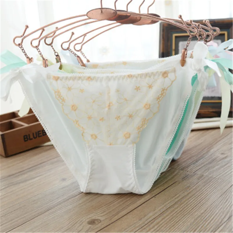 

Embroidery Floral Sexy Girls Panties Lingerie Calcinha Teenage Underwear Girl G String Kids Panties Children's Thongs 3pcs/lot