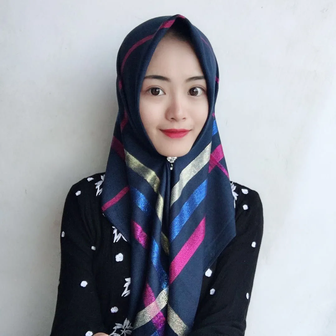 

Muslim Headscarves Fashion Striped 110*110 Hijab Square Cutton Muslima Shawl Islamic Headband Headwarp Schaila