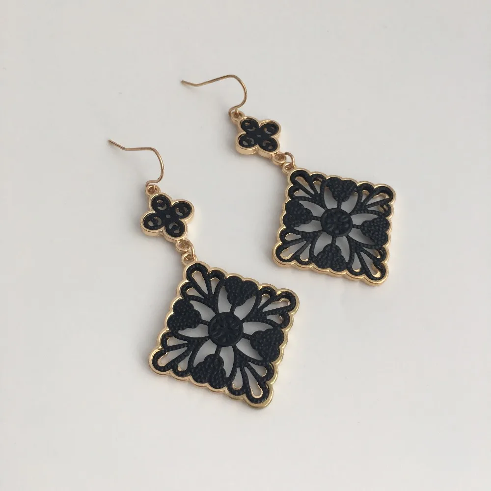 

PRETTY EARRINGS GOLD COLOR PLATING WITH BLACK FLOWER FILIGREE DROP EARRINGS FOR WOMEN GIRL