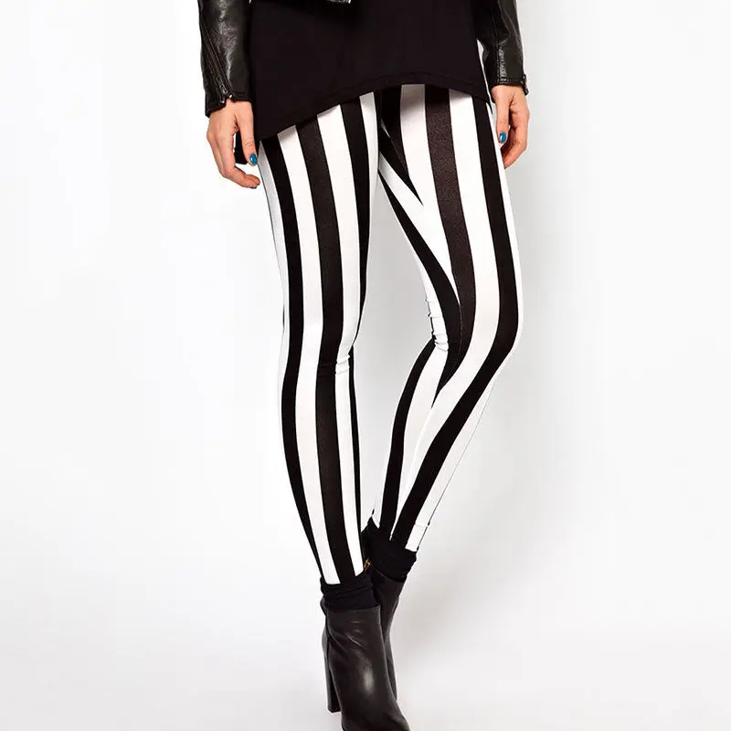 лосины в полоску. полосатые легинсы. леггинсы в черно-белую полоску. лосины в полоску. легинсы в полоску.