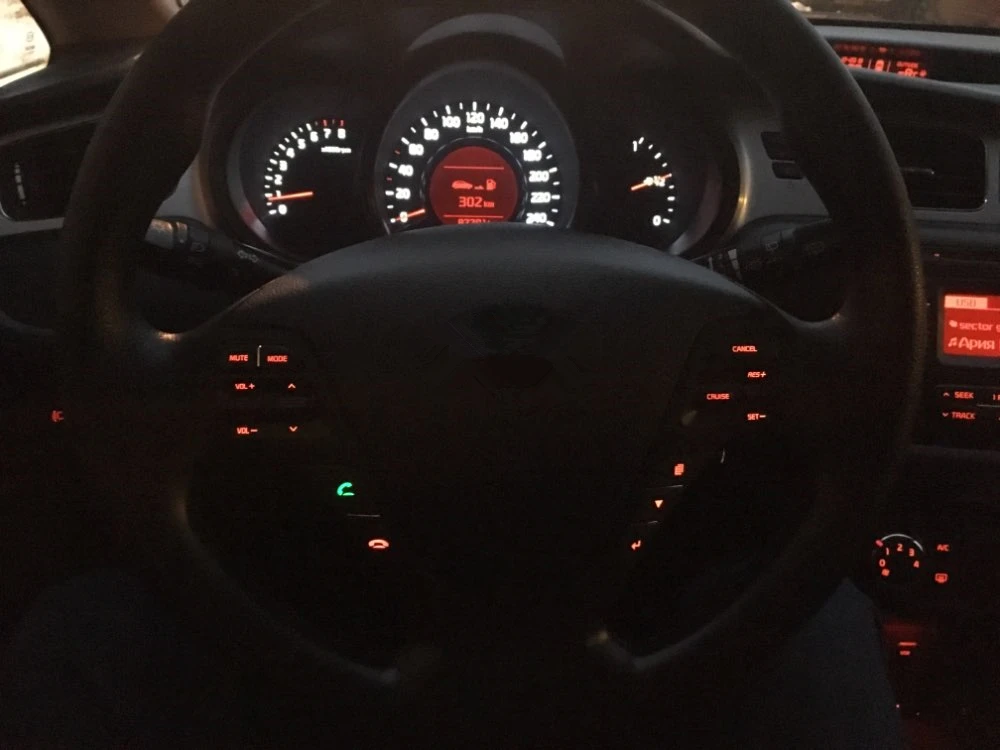 

For Kia FORTE / CERATO K3/K3S Car 2014-2016 Multifunction steering wheel buttons Cruise buttons With Bluetooth button