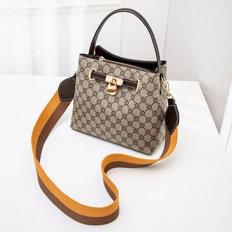 

LANKOU 2019 Fashion Women Single Shoulder Bucket Bags Designer Handbags High-capacity Lock Ladies Travel Totes Bags Top quality