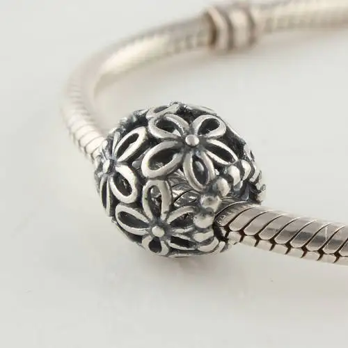 

Free Shipping Authentic 925 Sterling Silver Beads Hollow Flower Charm Beads Women Jewelry Fits Western Charm Bracelet DIY Making
