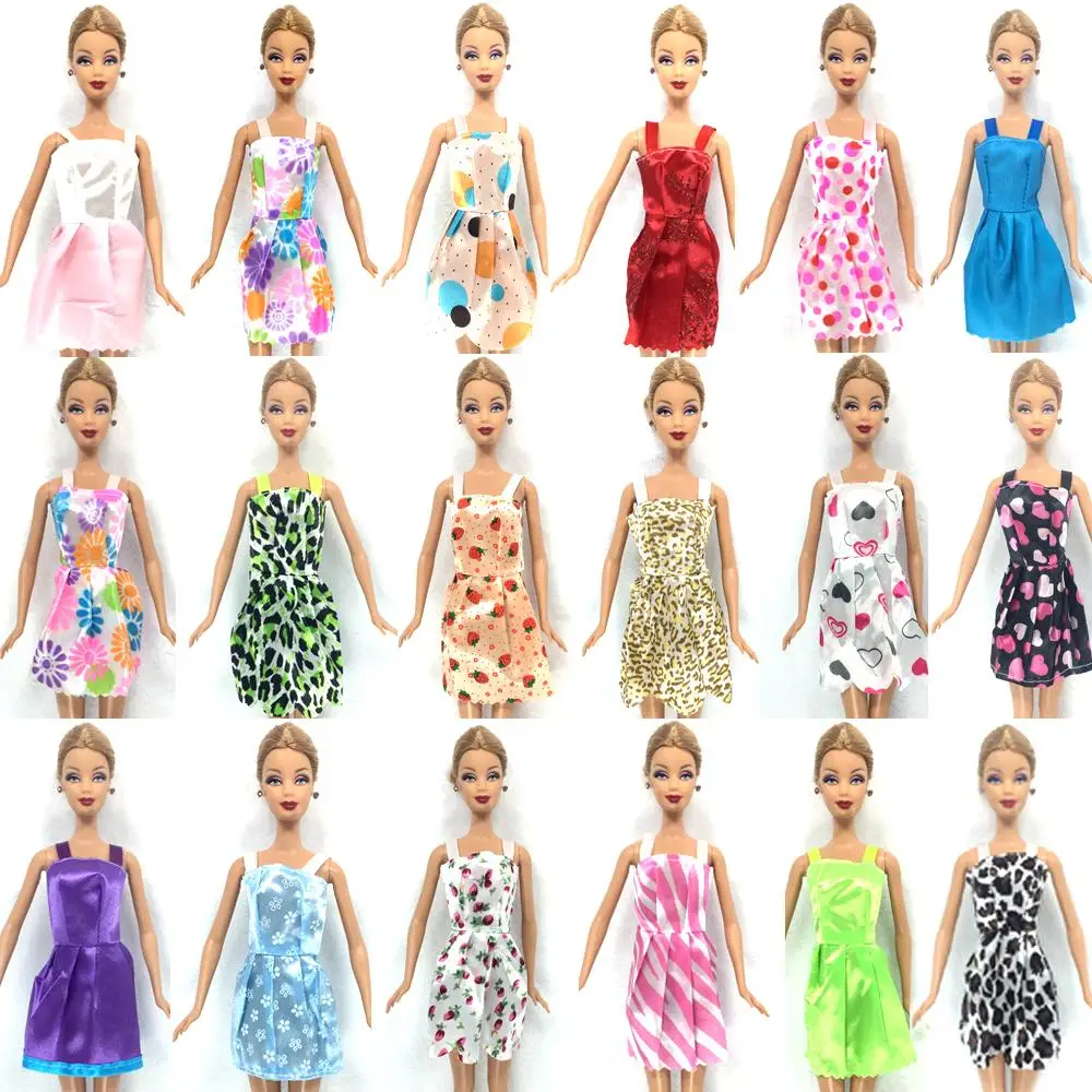 NK Лидер продаж 26 предметов/набор = 10 шт. смешанные виды красивой одежды модное платье+ 6 пластиковых Necklac+ 10 пар обуви для куклы Барби DZ