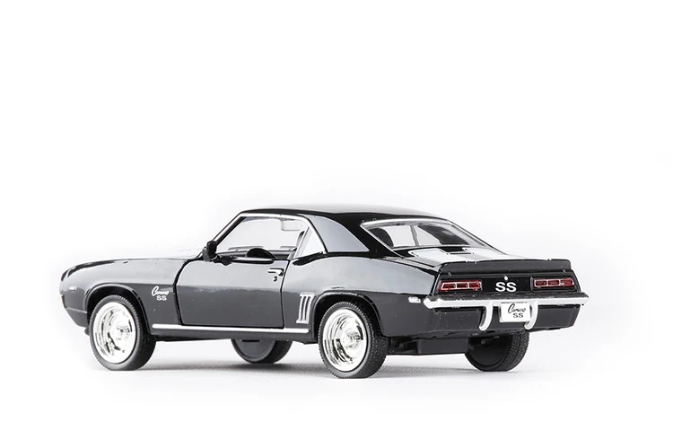 136 1969 Chevrolet Camaro SS (8)