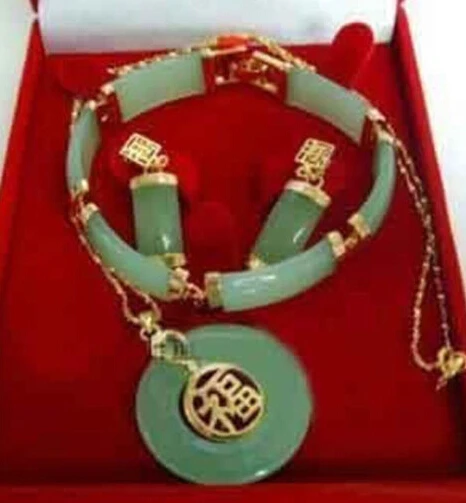 

FREE SHIPPING>>@> FREE SHIPPINGBeautiful green Jade Bracelet earring Necklace set Natural jewelry
