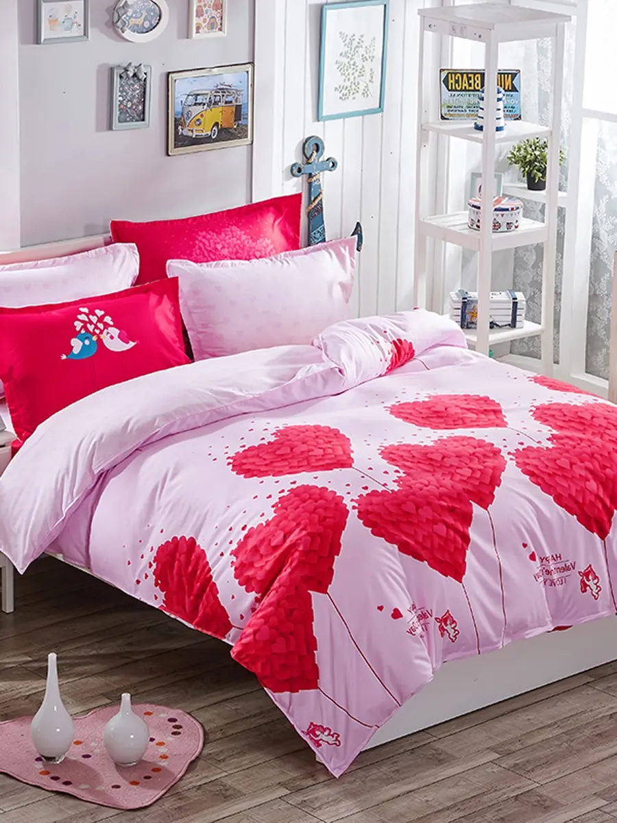 

4Pcs Bedding Set Red Heart Simple Designed Wedding Style Quilt Set