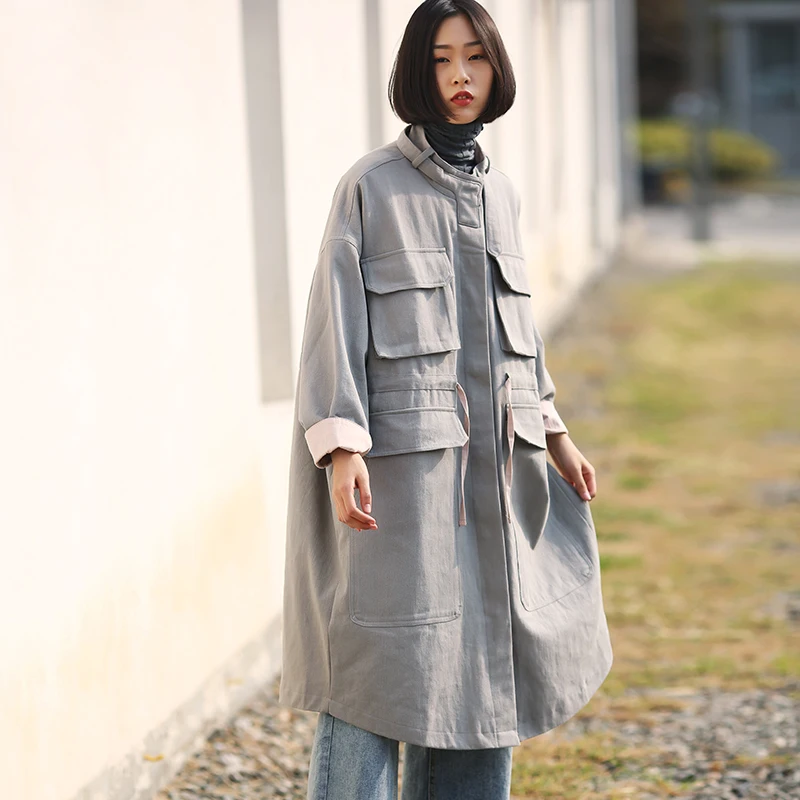 

W3095 A long cotton trench coat with drawstring straps