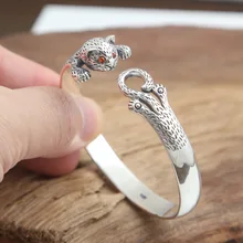 S925 Стерлинговое Серебряные ювелирные изделия Ретро тайский серебряный в стиле панк женские модели открытые кошечка красных глаз Личность браслет