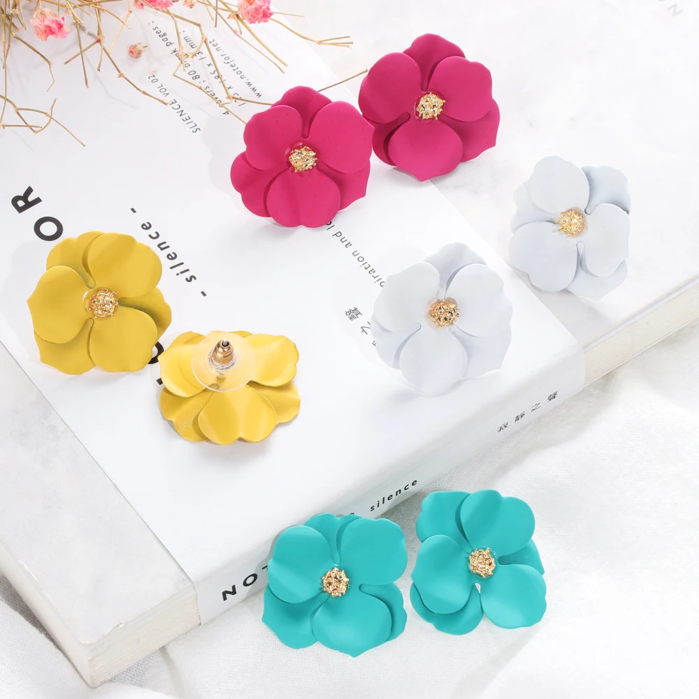 

2019 New Arrival Cute Plant Resin Women Hyperbole Stud Earrings Small Fresh Earrings With Color Flowers Fashion Women Jewelry