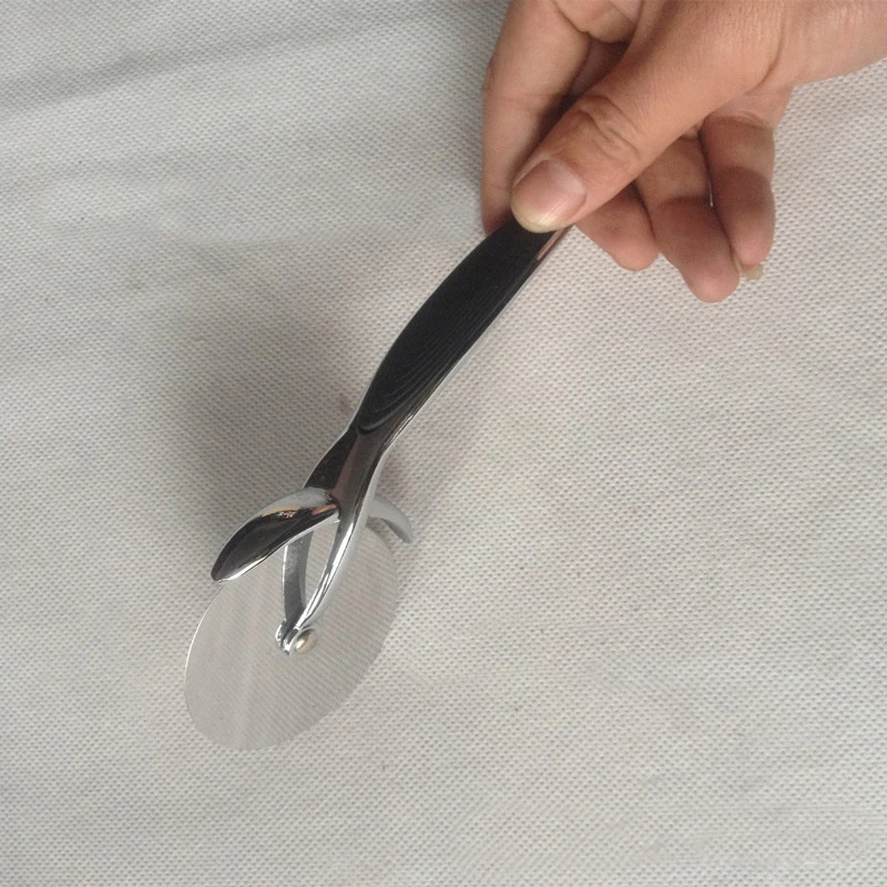 BalleenShiny PizzaWheels Stainless Steel Pizza Cutter Diameter 6.5 CM knife For Cut Pizza Tools Kitchen Accessorie Pizza Tools