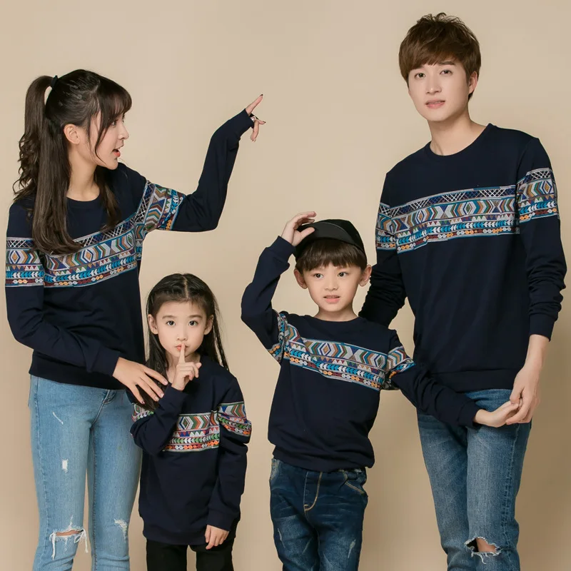 

Family Pullovers Long Sleeve Sweater for Adult Kids Family Matching Clothes Father Mother Daughter Son Cotton Casual Shirts