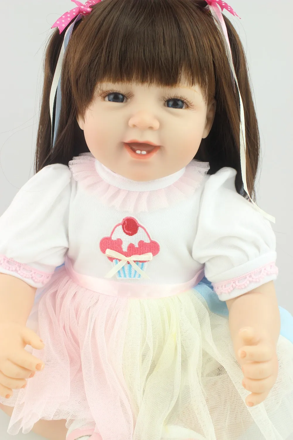 

Cute Smile Bebely Reborn Doll Soft Silicone Girl Toy Reborn Baby Doll for Children bonecas Christmas Birthday gift 55cm