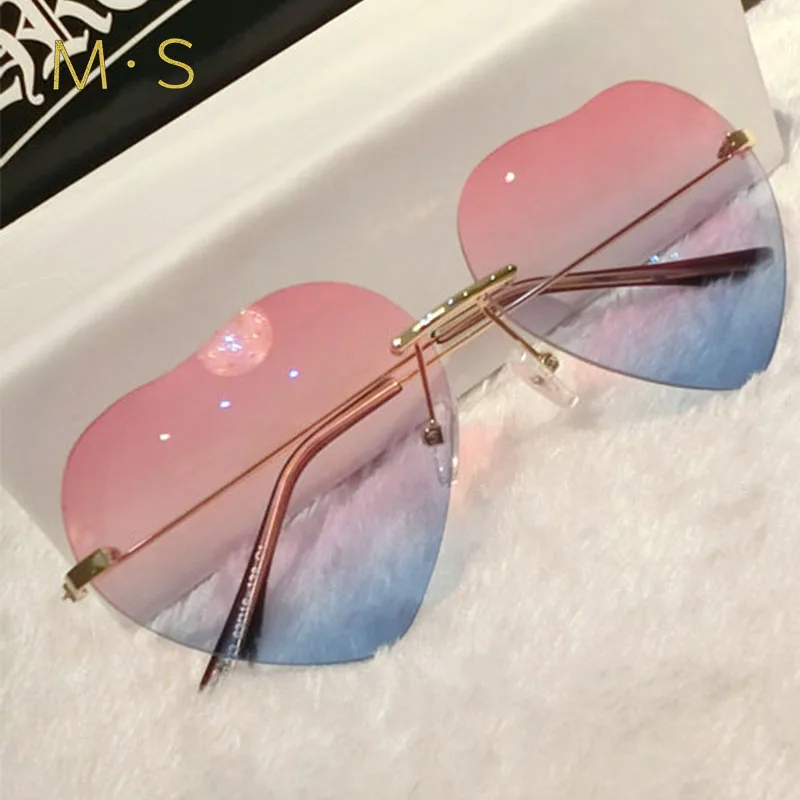 

Women Sunglasses 2018 Luxury Decoration Classic Eyewear New Female Sunglasses Original Brand Designer heart-shaped Sun Glasses
