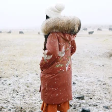 Куртка с вышивкой и большим воротником из меха енота Aporia. King