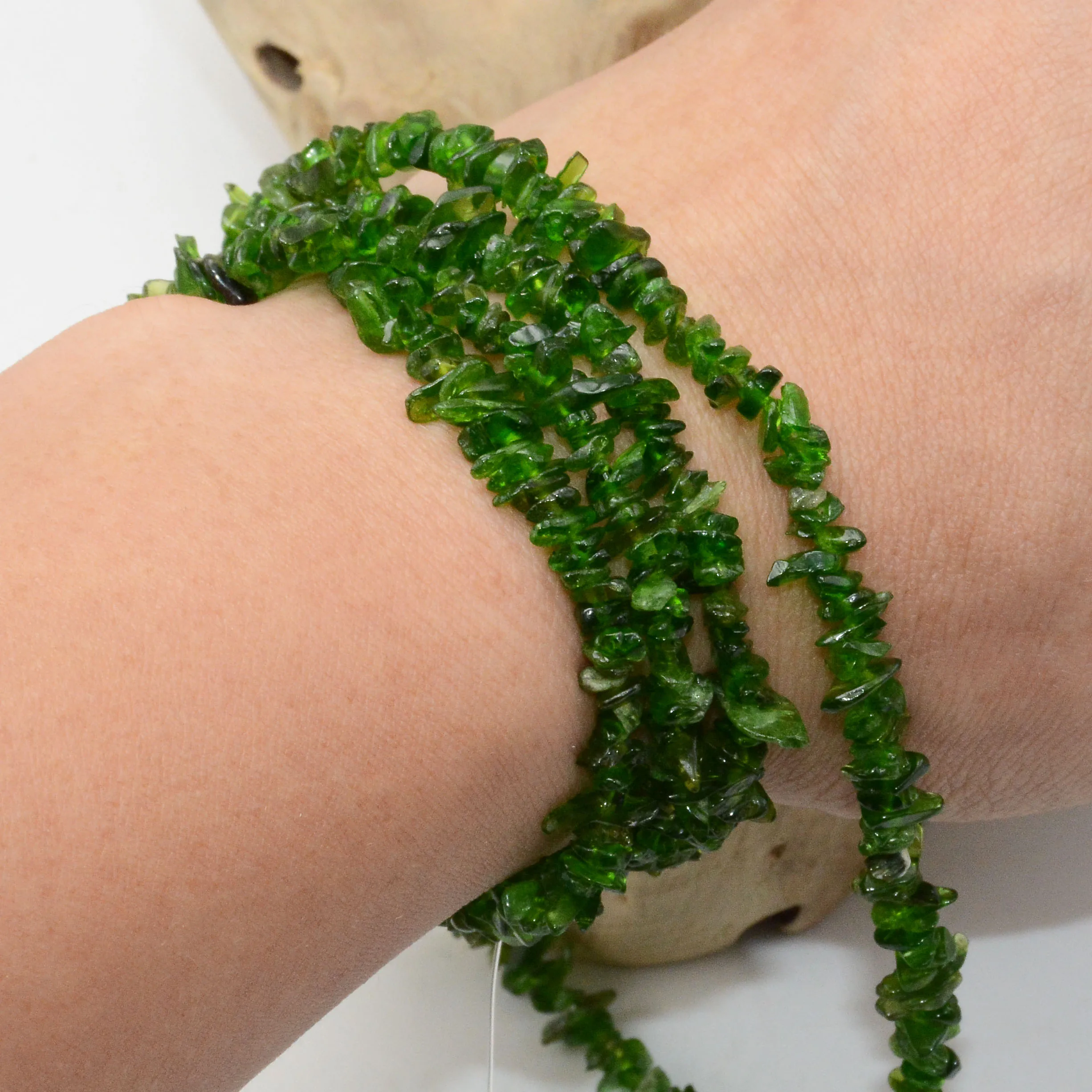 

Natural Bright Quality Chrome Diopside Small Chips 4mm-6mm / Length 90cm