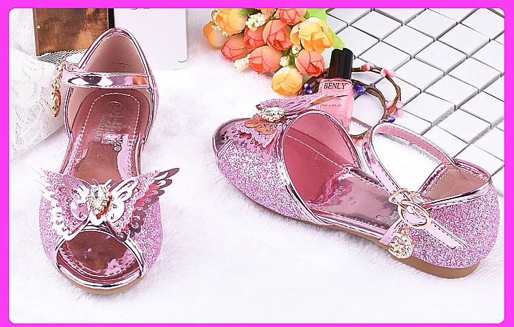 Летние босоножки для девочек детская обувь модные золотые платья для девочек розового, синего и серебряного цвета вечерние платье принцессы обувь детские сандалии с крыльями; туфли на плоской подошве