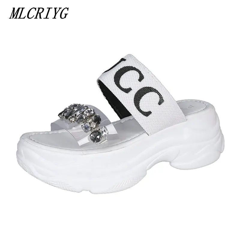 

2019 New Summer Women's Platform Slippers Elegant Letters Shoes Woman Flat Heels Sexy Ladies Shining Crystal Fashion Flip Flops