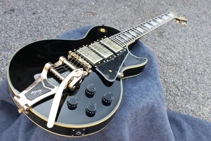 

Top Quality Black LP Limited Custom Guitar Gold Hardware Ebony Frets Board Electric Guitar