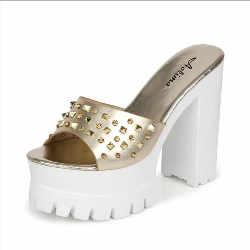 

2019 Women's Summer Beach Casual Shoes Fashion Casual Square Toe Crystal Outdoor Ladies Shoes Home