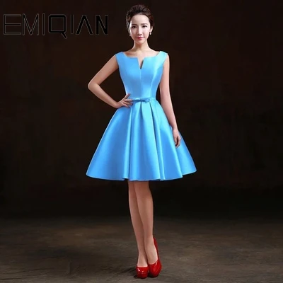 Sexy Lace Up Closure Satin Graduation Party Gowns Short Prom Dresses