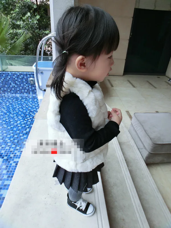 Новинка года; жилет в Корейском стиле с имитацией меха Лолиты для девочек; пальто без рукавов для малышей; элегантные детские жилеты; цвет белый, черный, бежевый; XL4