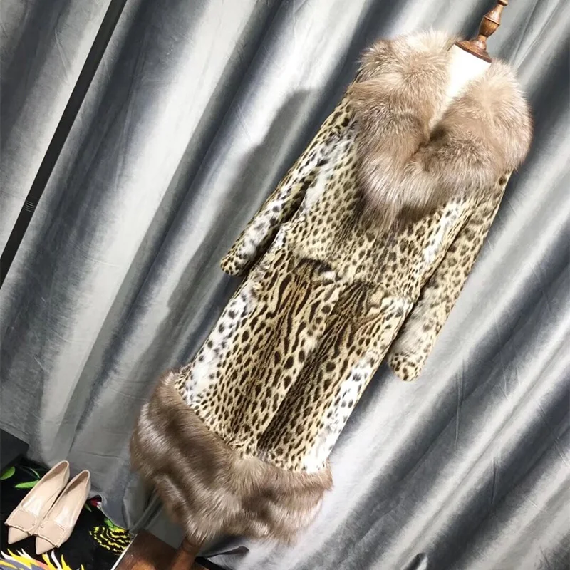 Меховое пальто FURSARCAR из цельного натурального Лисьего меха с большим отложным