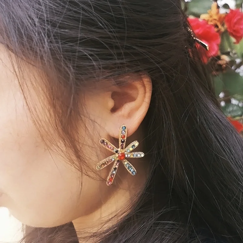 

2019 Bohemia Fashion Jewelry Colorful Rhinestone Flower Big Stud Earrings For Girls Shiny Star Party Statement Jewelry Gifts Hot