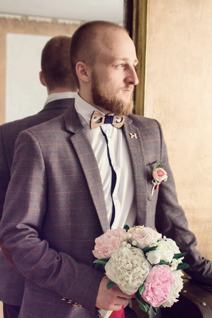 

Funny Mustache Engrave Walnut Wood Bow Tie For Men Classic Wood Bowties Neckwear Handmade Butterfly Wood Tie