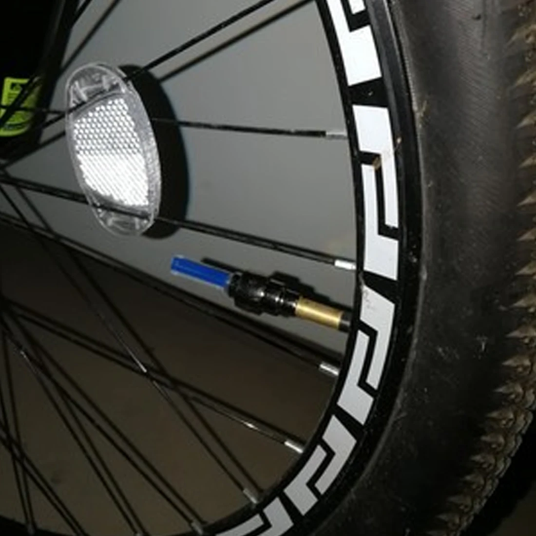 Top 2019 Brand New 4pcs/Set Bicycle Cycling Tyre Wheel Valve Neon Firefly Spoke LED Lamp High Quality Bikes Lights with Battery 8 Top 2019 Brand New 4pcs/Set Bicycle Cycling Tyre Wheel Valve Neon Firefly Spoke LED Lamp High Quality Bikes Lights with Battery 8