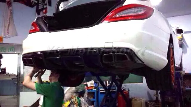 Автомобиль Интимные аксессуары углерода Волокно РНТ Стиль сзади диффузор, пригодный для 2011-2013 МБ W218 cls63 amg задний диффузор