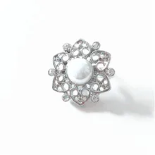 

Fashion Silver-color Alloy Rhinestone Pearl Rose Flower Brooch For Women Girls Gifts Top Quality Enamel Pin Animal Badge Jewelry