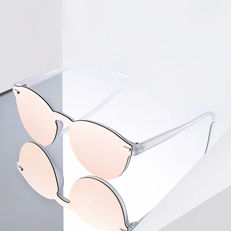 Óculos de sol feminino com lente espelhada rosa e branco
