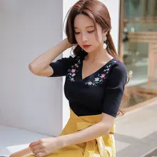 Dabuwawa Spring V-Neck Embroidery Knitted Sweaters for Women GIrls 2019 New Half Sleeve Slim fashion Pullovers Top   DN1ATS003