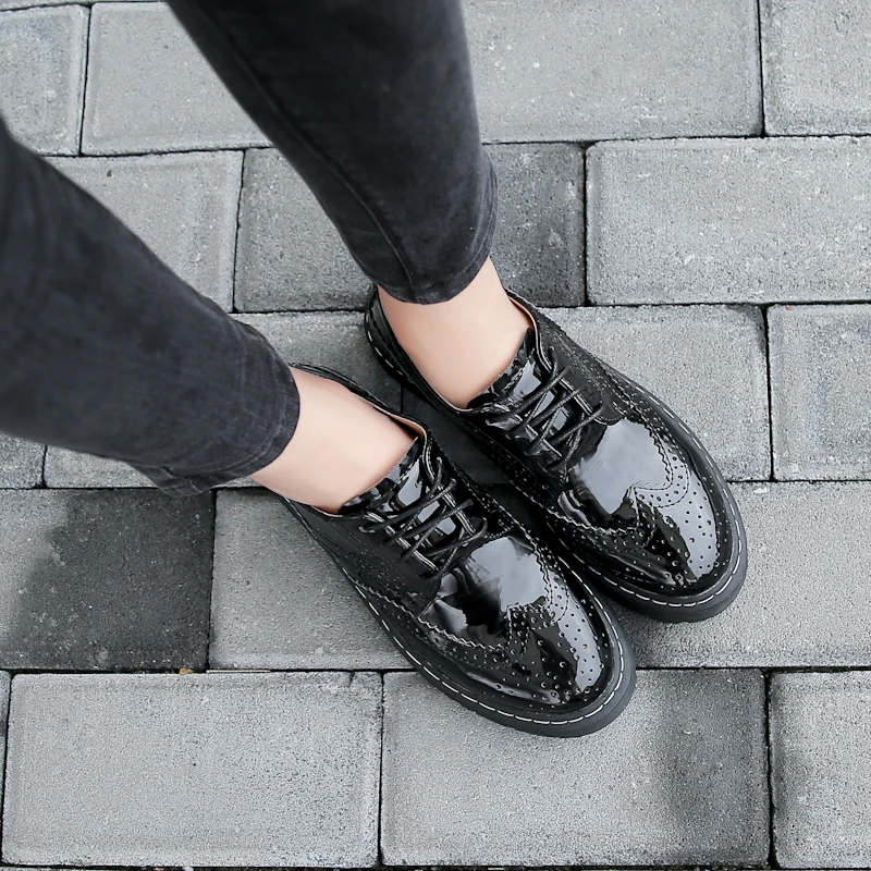 Демисезонные винтажные женские туфли на плоской подошве с круглым носком женские лакированные туфли в британском стиле Дерби женские оксфорды, размеры 34-43