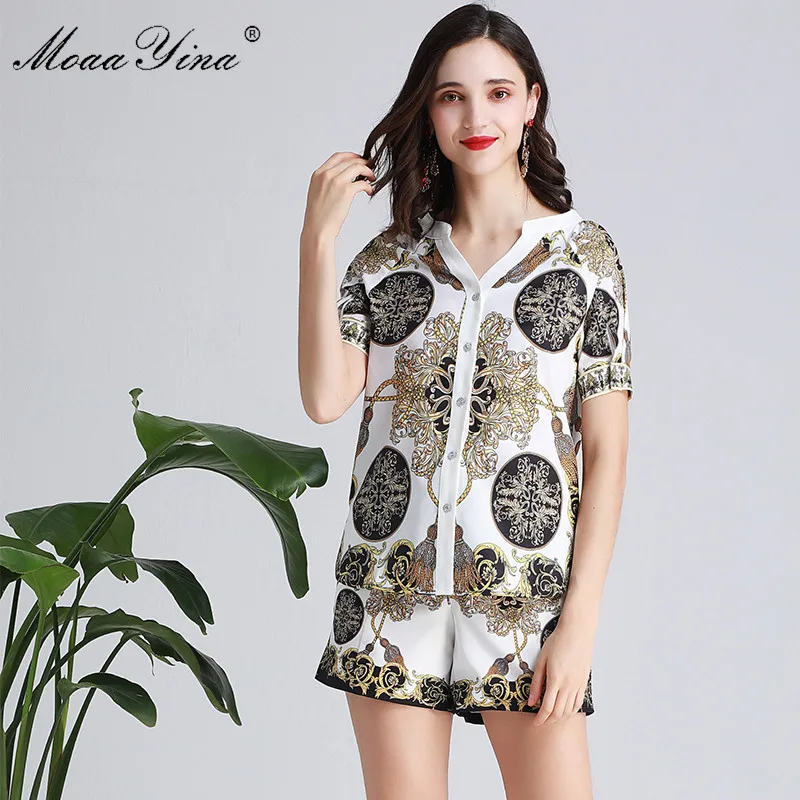 

MoaaYina Fashion Designer Set Spring Summer Women Short sleeve V-neck Vintage Floral-Print Elegant Tops+Shorts Two-piece suit
