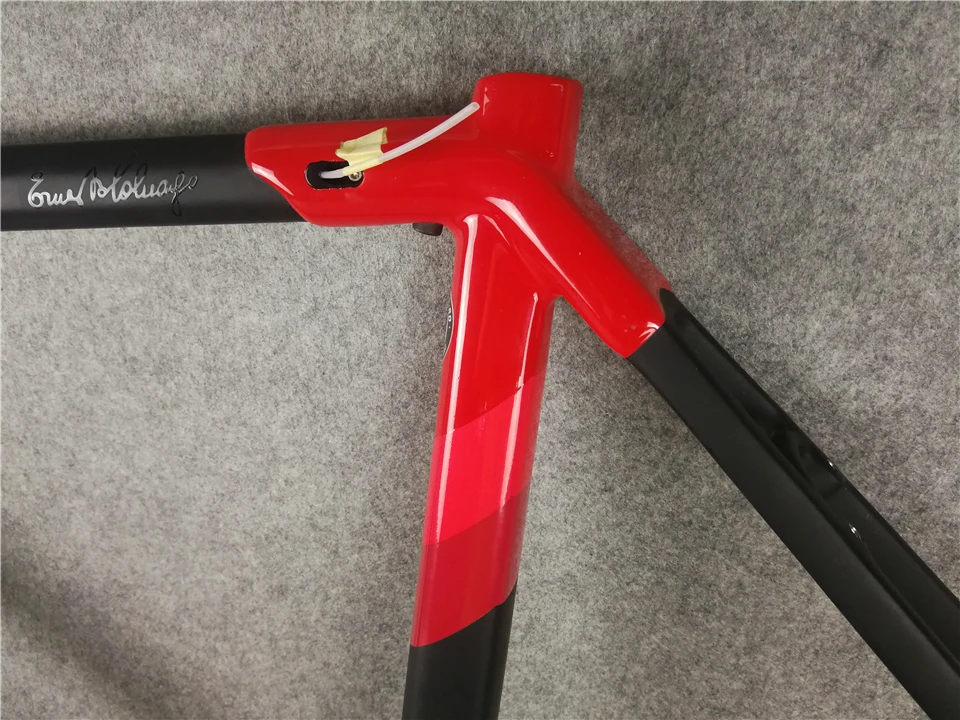 Excellent Colnago C64 glossy red matte carbon Road complete Bikes Online new Original ULTEGRA groupset 2 Excellent Colnago C64 glossy red matte carbon Road complete Bikes Online new Original ULTEGRA groupset 2