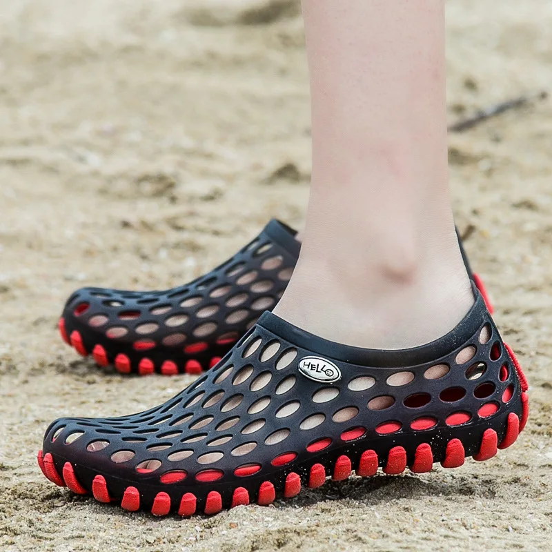 2019 Men Sandals Summer Slippers Shoes Fashion Beach Crocs Sandals Casual Flat Slip on Male Garden Hollow Out Sandalias Hombre