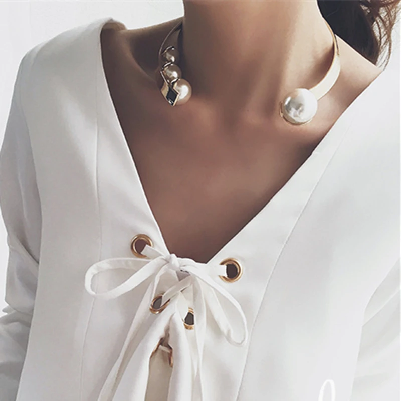 

AE-CANFLY Elegant Simple Gold Open Cuff Choker Necklace Pearl End Women Collar Necklace 2L5002