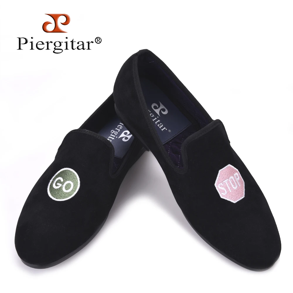 Piergitar Handmade men velvet shoes with a variety embroideries British style men smoking slippers Party and Prom men loafers