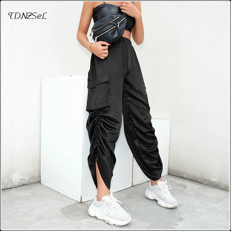 

Black Women Hip Hop Loose Harem Pants Big Pockets Elastic Waist Drawstring Wide Leg Cross Pant Summer Casual Streetwear Trousers