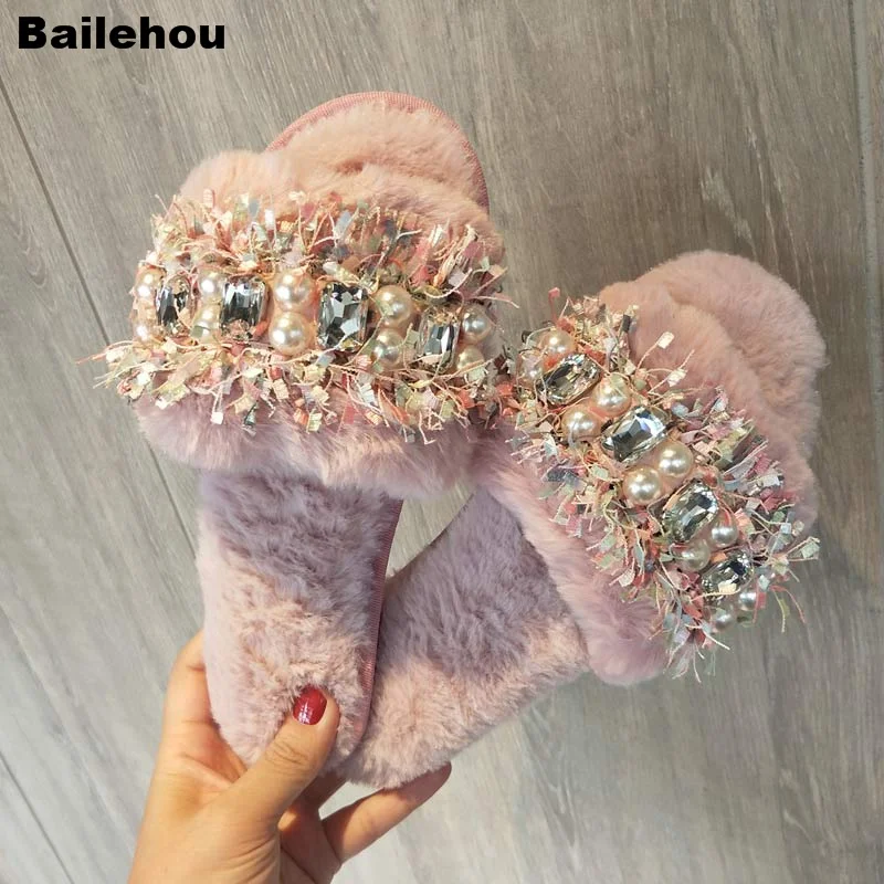 

Women Fur Slippers Slip On Slides Fashion Crystal String Bead Plush Slippers Brand Pearl Beding Fur Flip Flops Winter Women Shoe